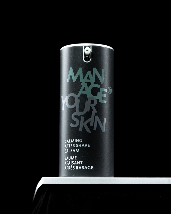 Calming After Shave Balsam minimalistisch inszeniert